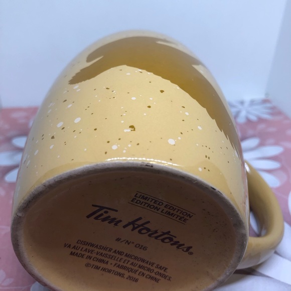Tim Horton’s Ltd Edition mug - Picture 4 of 4